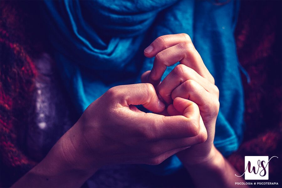 Disturbo d'Ansia Generalizzata Treviso -  Mano che Toglie Pellicina